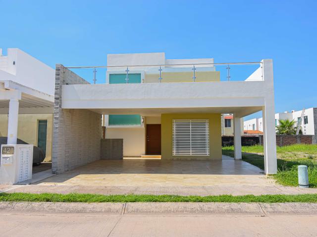 CASA CON RECÁMARA EN PLANTA BAJA EN MARINA KELLY