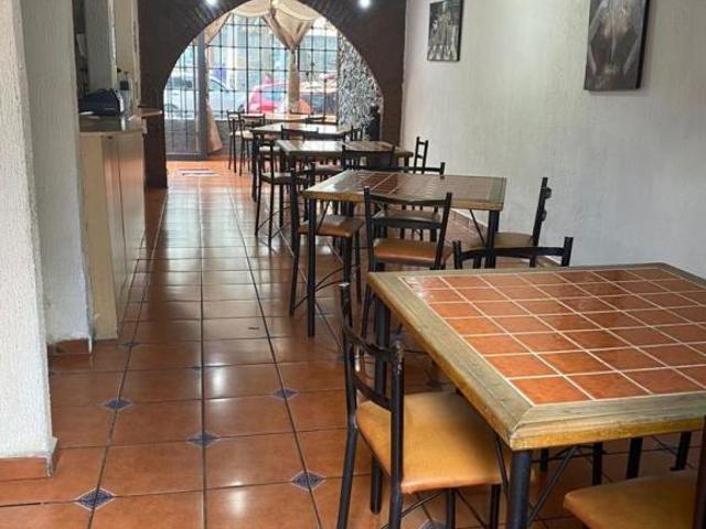 Casa con Restaurante en privada Bosques del Sur