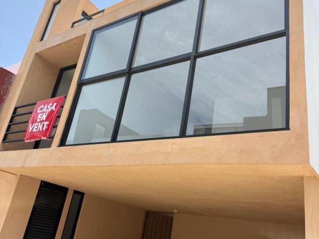 Casa con roofgarden y 3 recámaras en venta en Fracc Atrás de Plaza Sn Diego