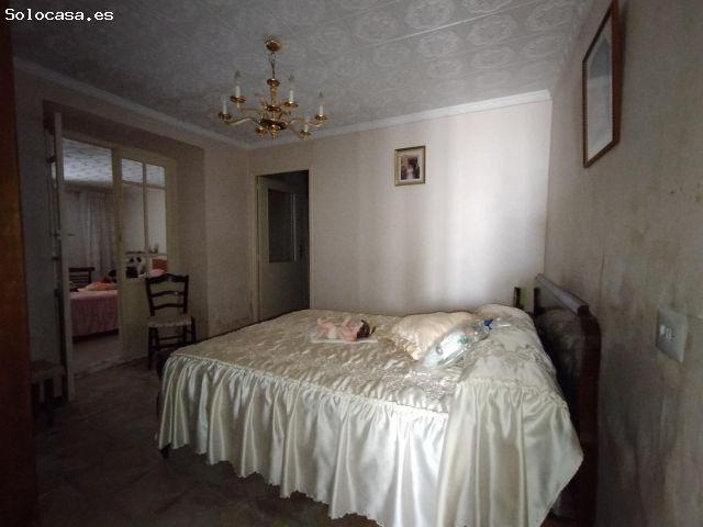 CASA CON SALIDA A DOS CALLES Y 326 m² DE PARCELA