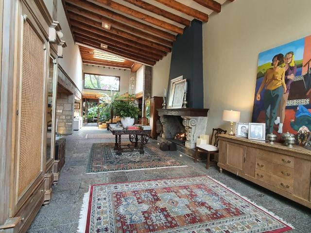 CASA CON SEGURIDAD EN VENTA EN PASEO DE LAS LOMAS SANTA FE