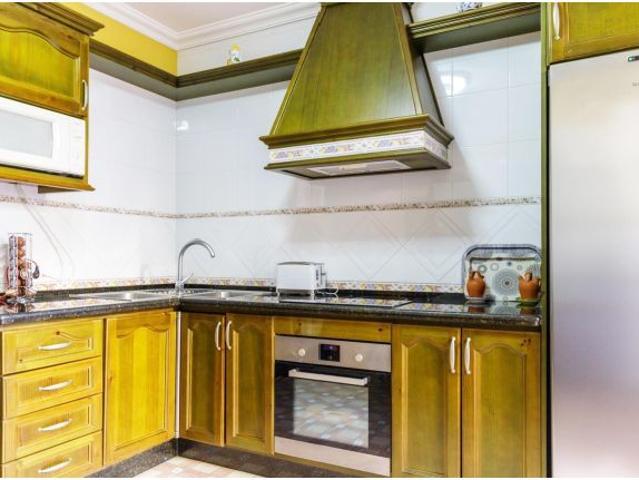 CASA CON SOTANO EN ALCALA DE GUADAÍRA