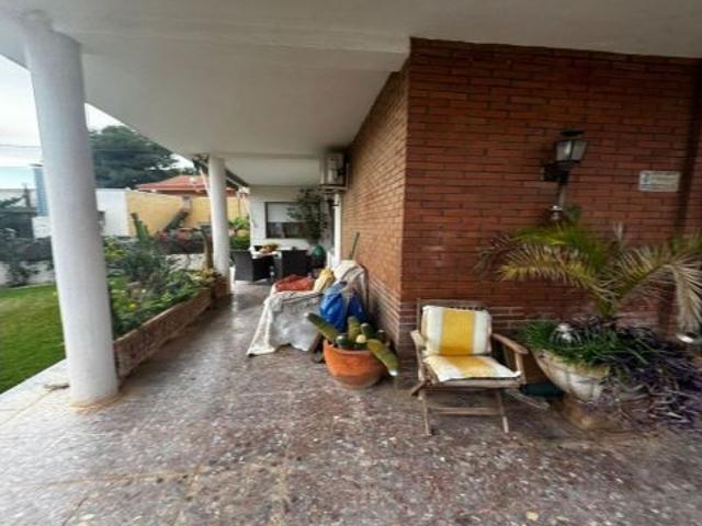 Casa con sótano en parcela independiente en Los Urrutias