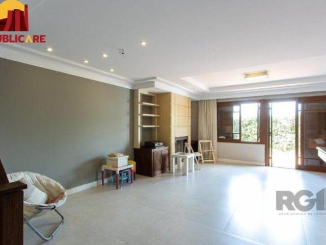 Casa condomínio | 3 Quartos | 1 Suíte | 2 Vagas | 249,20m2 Privativos | Bairro A