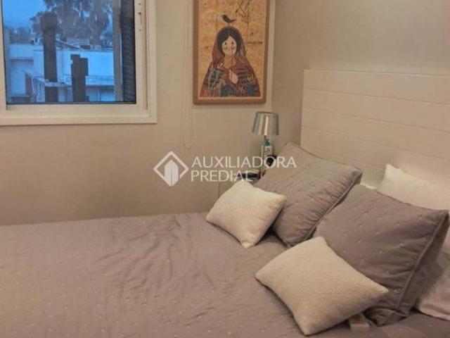 Casa condomínio com 3 quartos 3 suítes e 2 vagas à venda no bairro Agronomia em Porto Alegre