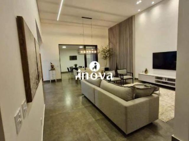 Casa Condomínio à venda, 3 quartos, 3 suítes, 4 vagas, Estância dos Ipês Uberaba/MG