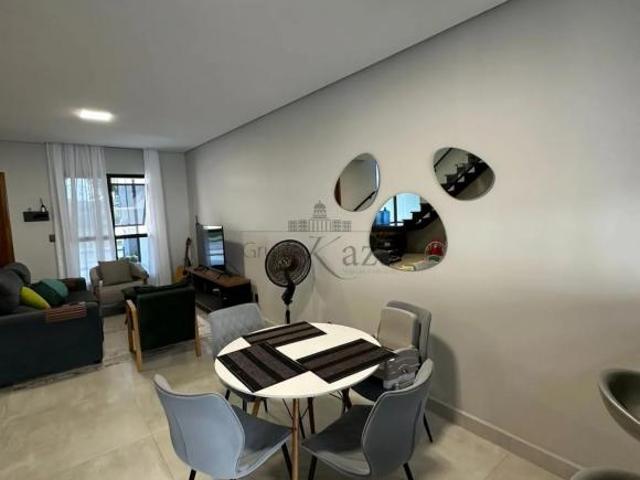Casa Condomínio Bosque dos Manacás Jardim Jacinto 4 Dormitórios 182m²