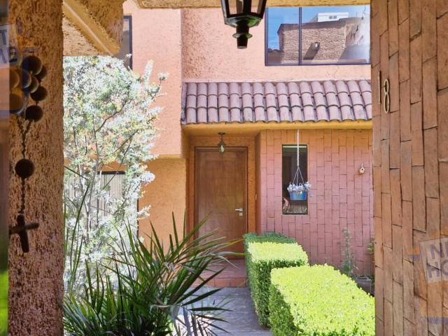 CASA CONDOMINIO EN RENTA EN LOMAS DE VISTA HERMOSA