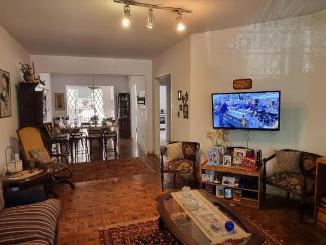 Casa confortável a venda com três dormitórios perto do metrô Ana Rosa