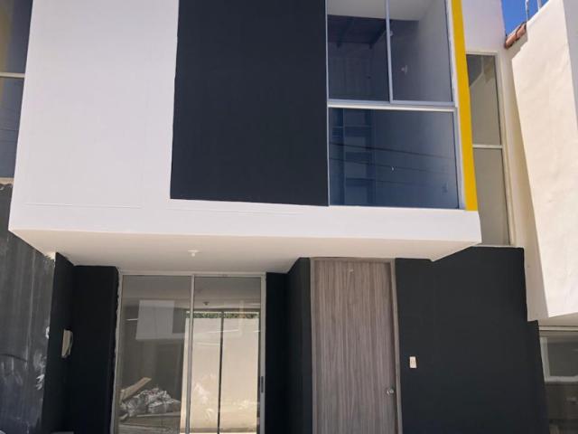 CASA CONJUNTO MONTEBIANCO, La Cordialidad, Los Patios