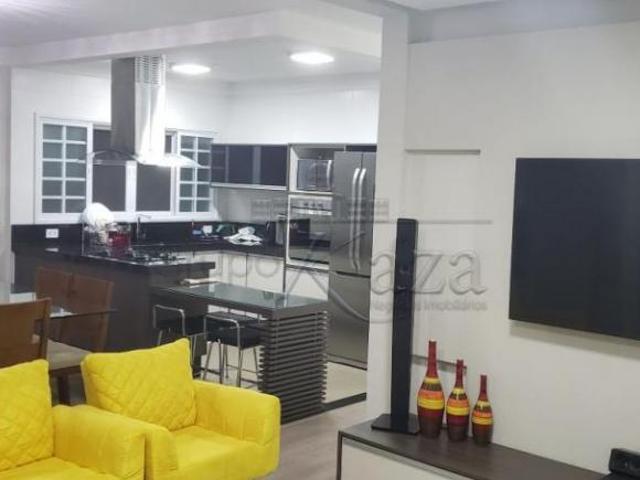 Casa Conjunto Residencial Trinta e Um de Março 2 dormitórios 170m²