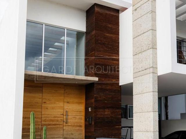 Casa contemporánea en venta, Real de Privanzas· 392 m²