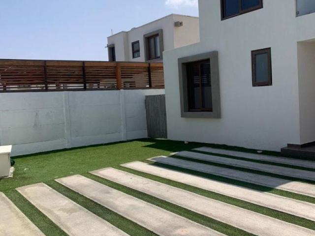 Casa Costa Laguna