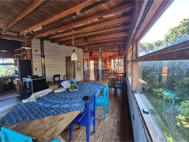Casa costera la misión: 270 m² en 5.200 m² | 8 dormitorios por 5100.00 en Valdivia