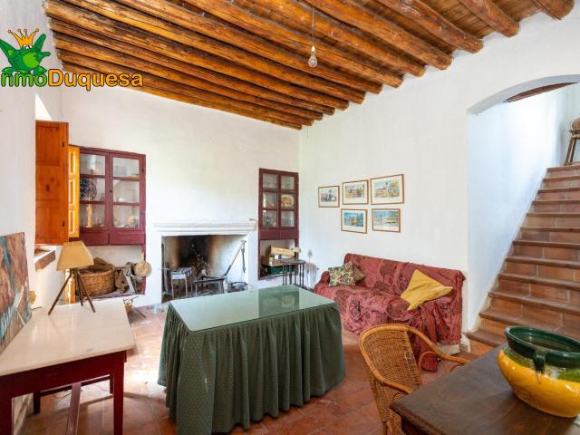CASA CORTIJO sobre finca de mas de 47.000 m2 Suelo de Granada Capital