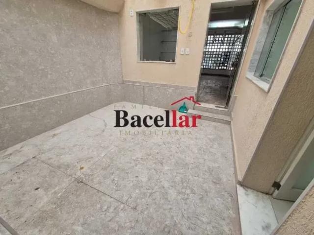 Casa duplex, 02 quartos, suíte, jardim de inverno, reformada, sala gigante, excelente localização
