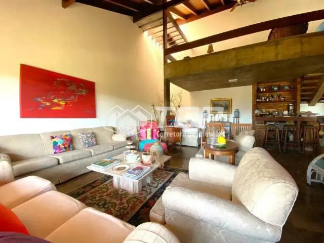 Casa duplex à venda, 4 quartos, 1 suíte, 2 vagas, Gilberto Machado Cachoeiro de Itapemirim/ES