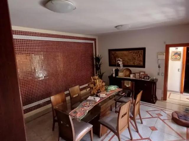Casa duplex à Venda com 7 quartos, Centro, Campos dos Goytacazes, RJ