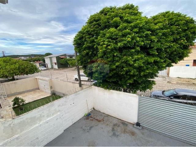 CASA DUPLEX COM 3 QUARTOS SENDO UMA SUÍTE