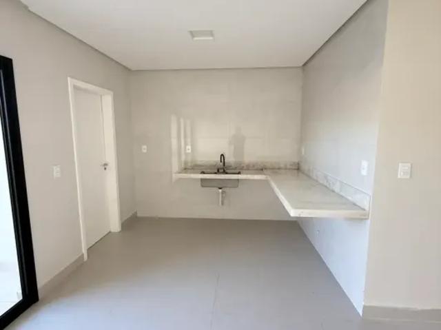 Casa duplex com 3qts e suite, quintal e garagem com acabamento de alto padrao yahoo Manguinhos serra