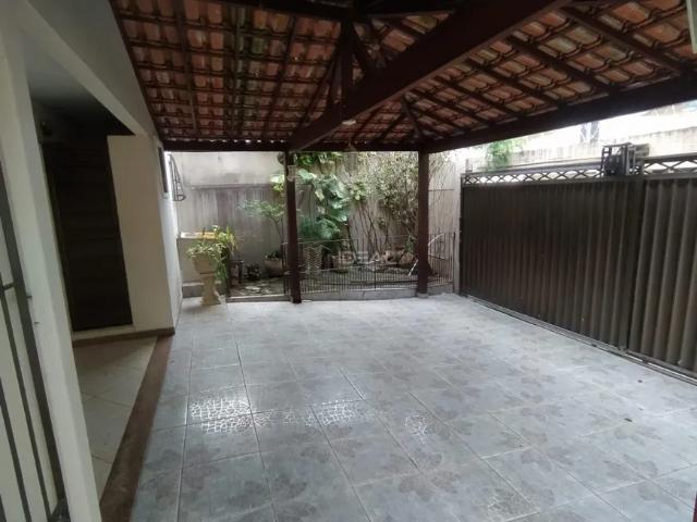 Casa Duplex com capacidade para 2 famílias Perto do Trianon