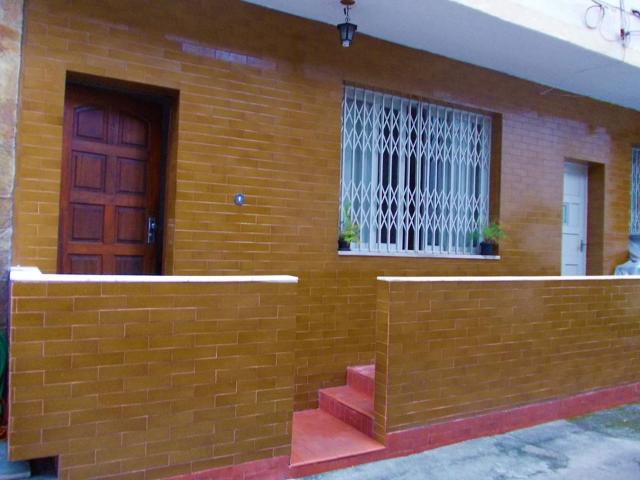 Casa duplex com terraço, pronta para morar