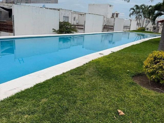 Casa duplex con vigilancia 24/7