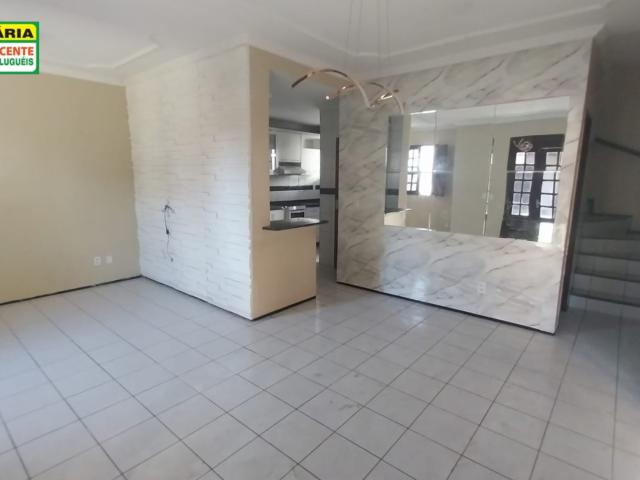 CASA DUPLEX COND. FECHADO