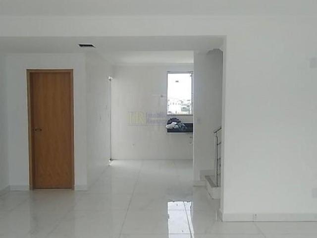 CASA DUPLEX DE 03 QUARTOS, 03 BANHEIROS E 03 VAGAS