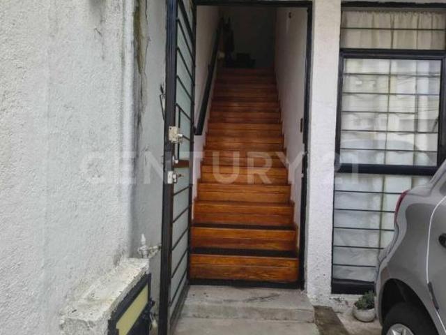 CASA DÚPLEX EN VALLE DE LOS PINOS, 1a. SECC. TLALNEPANTLA, ESTADO DE MÉXICO