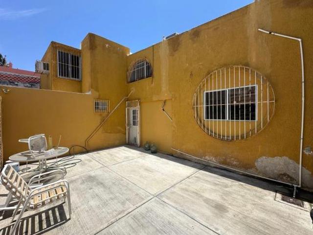 Casa Duplex en Las Gaviotas, Mazatlan. A 5 calles de la zona dorada