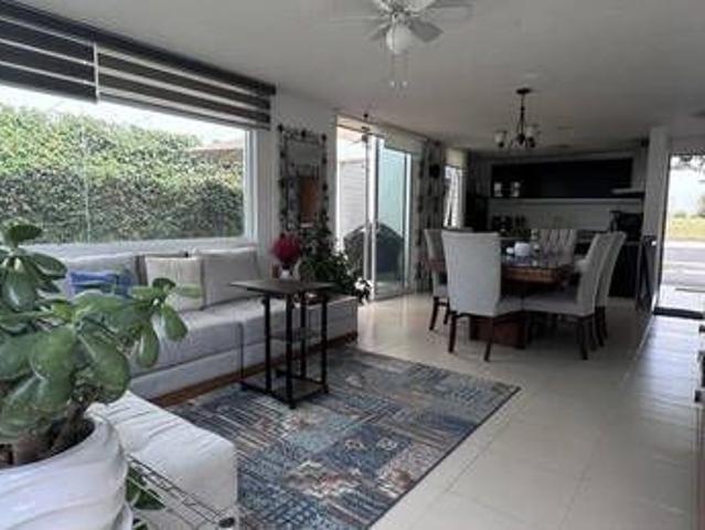 Casa Dúplex En Planta Baja Con Espectacular Jardín En El Deseo El Mirador