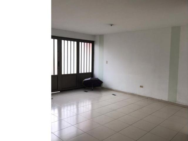 CASA DUPLEX EN RENTA SECTOR CENTRAL, BARRIO CENTENARIO