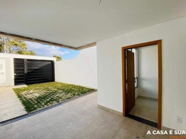 Casa Duplex Geminada 03 Quartos 01 Suíte e 04 Vagas no Bairro Nossa Senhora de Fátima / Centro de Co