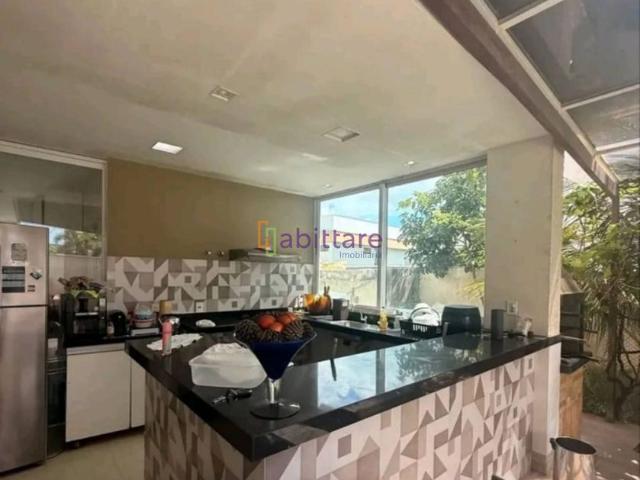 Casa duplex mobiliada de 351m² com 4 suítes no Alphaville Araçagy