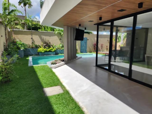 Casa duplex na Cidade Alpha Ceará 1 380m2 4 suítes e 4 vagas com piscina e energia solar