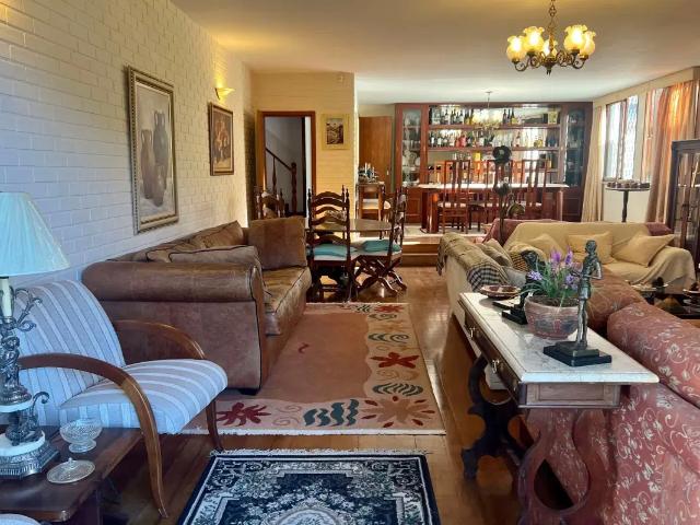 Casa Duplex para Aluguel em Fazendinha Teresopolis RJ