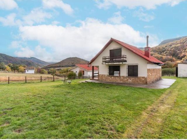 Casa de montaña autosuficiente en Vega del Pino Burón