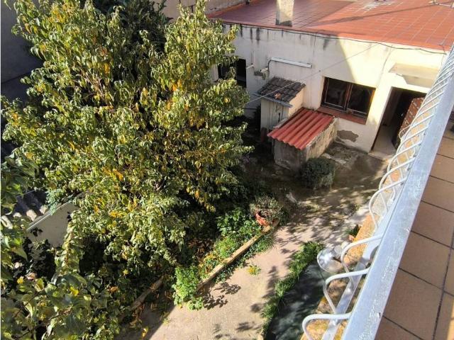CASA DE NUEVE HABITACIONES