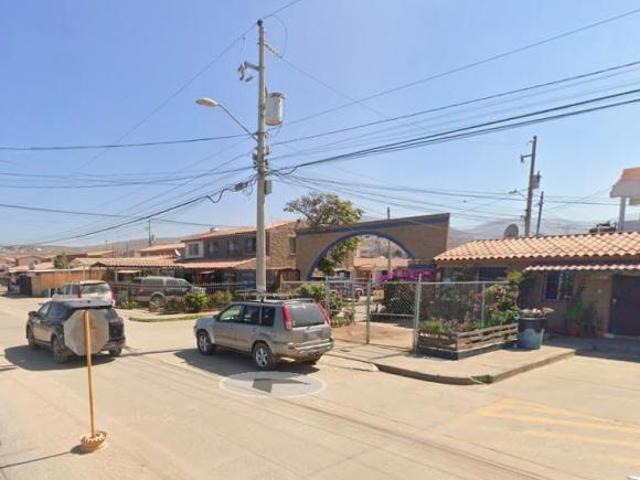 CASA DE OPORTUNIDAD EN FRACC. PORTICOS DEL MAR ENSENADA BC