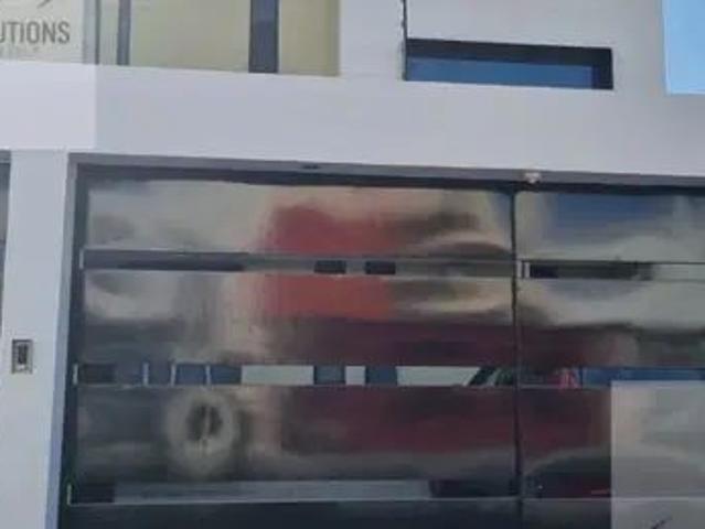 Casa De Oportunidad Renta Valle De Juriquilla Con Cuarto De Servicio Y Sala De Tv Ti/d