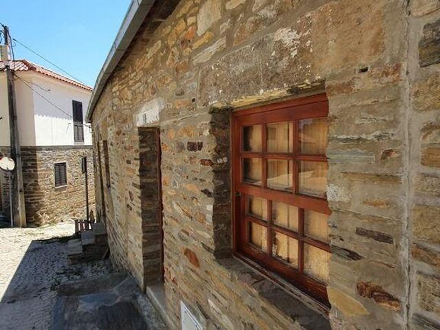 Casa de aldeia T3 em Açoreira de 234,00 m²