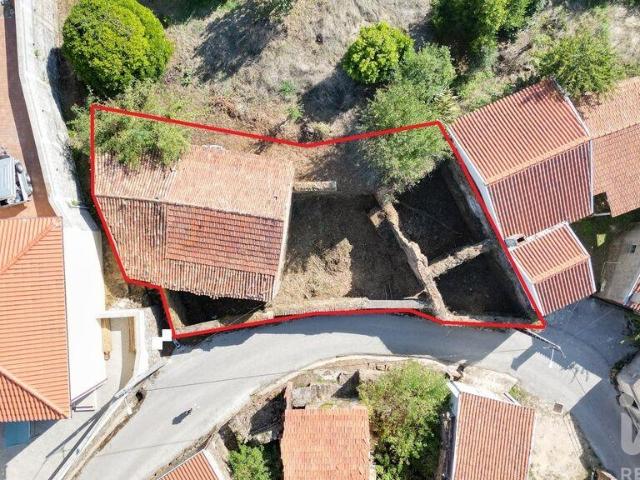 Casa de aldeia T2 em Vila Nova de 250,00 m²