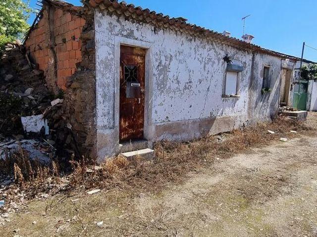 Casa de aldeia T2 em Serra e Junceira de 128,00 m²