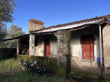 Casa de aldeia T2 para recuperar