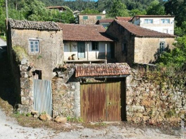 Casa de aldeia T4 em Vila Nova de 240,00 m²