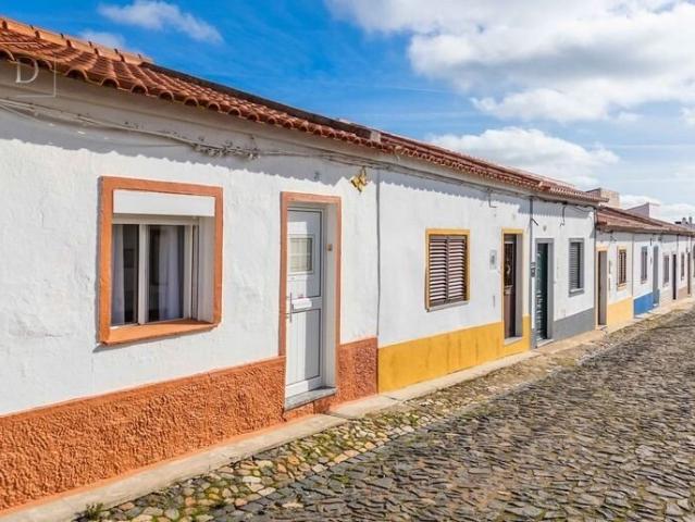 Casa de aldeia com 3 quartos e pátio em Baleizão, perto de B. 83m² Baleizão