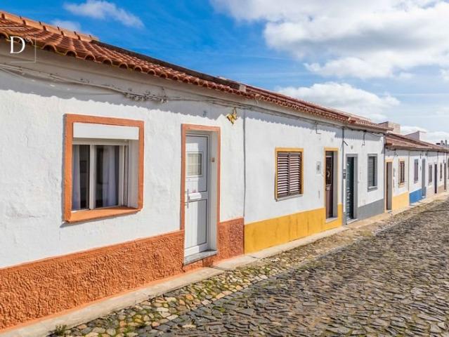 Casa de aldeia com 3 quartos e pátio em Baleizão, perto de B. 83m² Baleizão