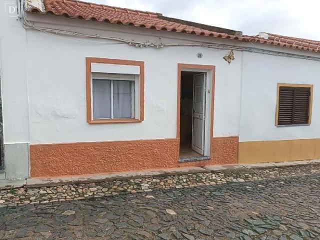 Casa de aldeia com 3 quartos e pátio em Baleizão, perto de Beja