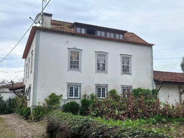 Casa de Aldeia com 13 Divisões em Barcelos 215m² Barqueiros